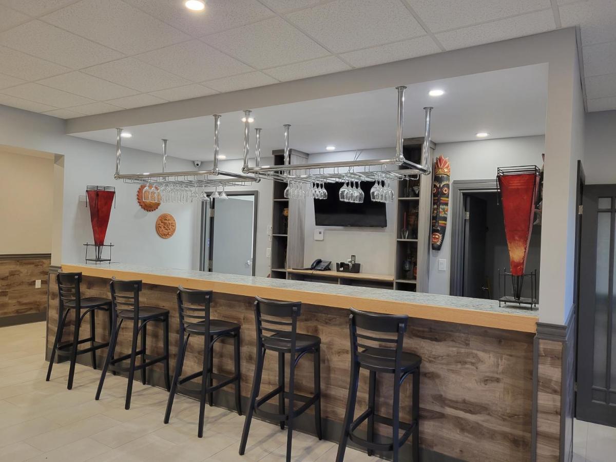 Razoolies Inn Stephenville 外观 照片